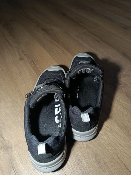 STRAUSS BUTY 44 Rozmiar   .