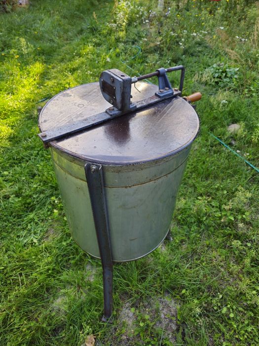Miodarka wirówka 3 ramkowa solidna