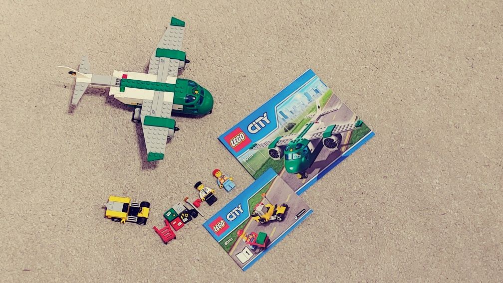 60101 Lego City, Samolot transportowy