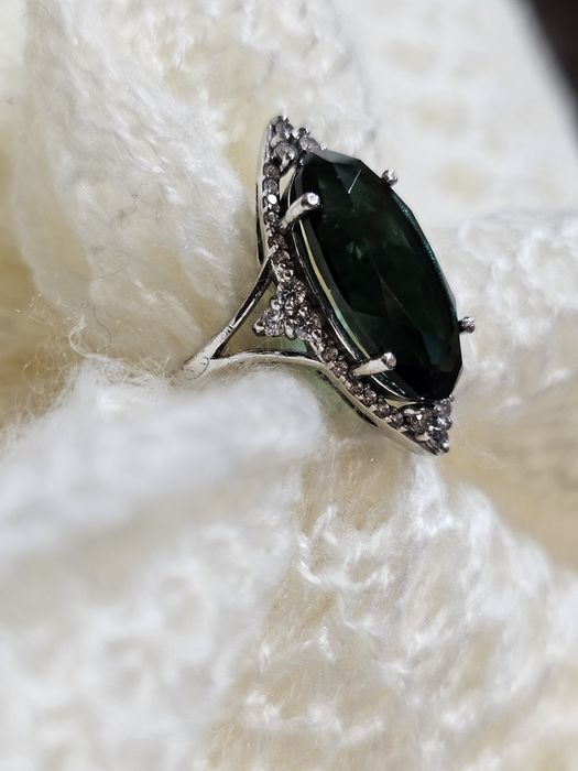 Набор серги и кольцо.