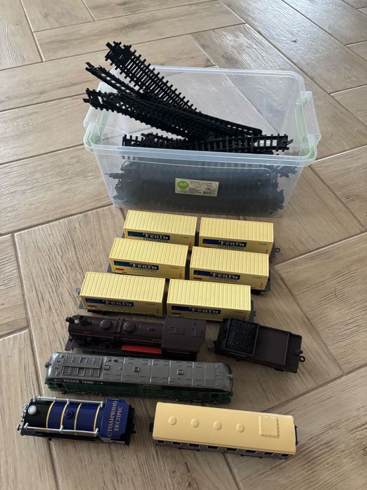 Залізна дорога + 2 додаткових потяга