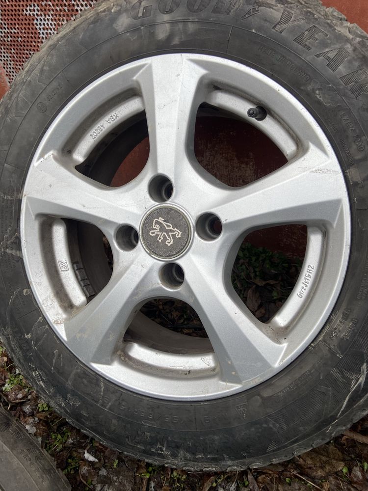 Колеса шини диски peugeot зима 4 108 15 Goodyear Nokian 195 65 15