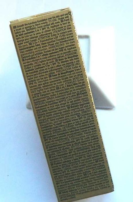 Avon Luxe, Cashmere Complexion 2 in 1 Foundation SPF 15 UNIKAT