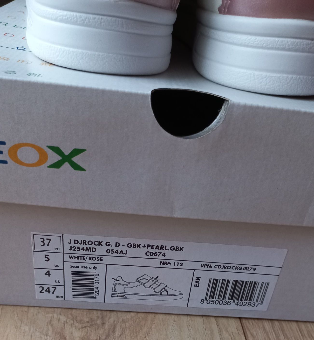 Nowe Geox Sneakersy r.37 niskie