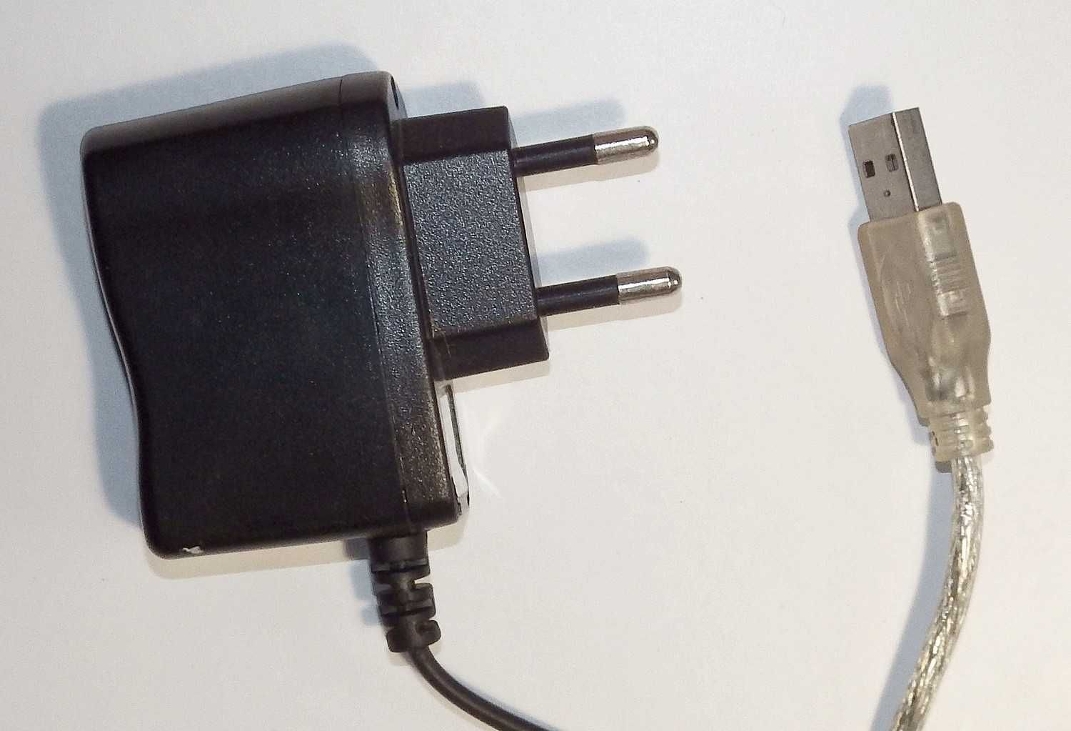 Podstawka chłodząca pod laptop czteroportowym z hubem USB