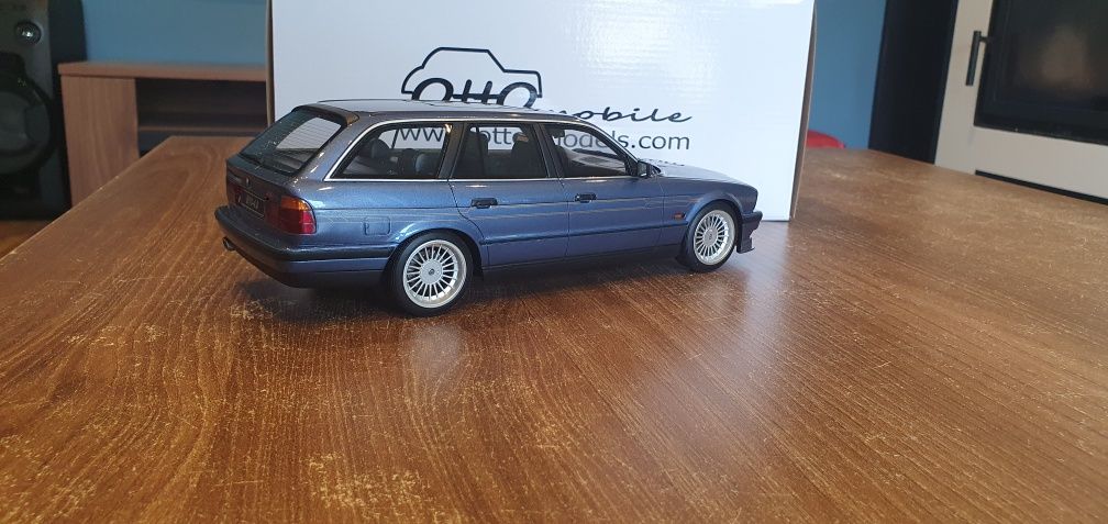 1:18 Otto Alpina E34 B10 4.0 Touring 1995 (OT944)