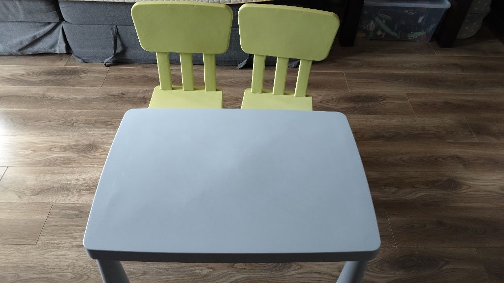 Stolik+ krzesła dziecięce
