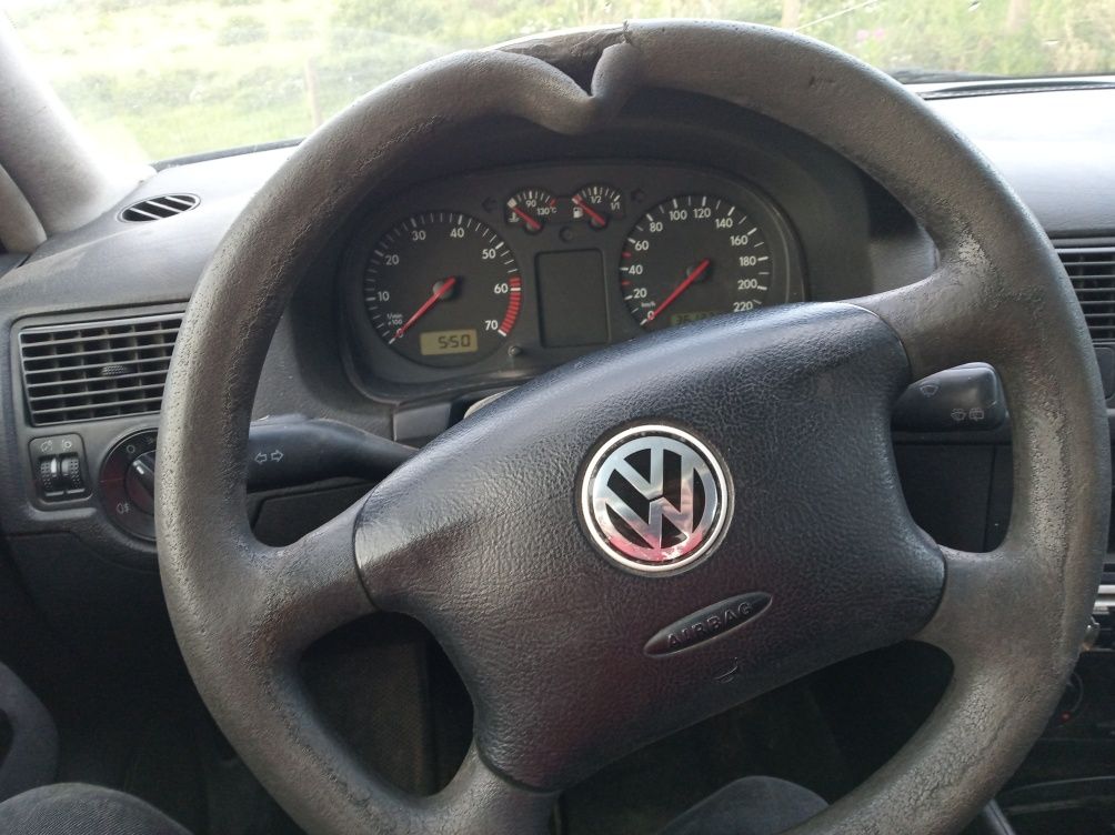 VW Golf IV - GPL (GPL a 0,80cêntimos o litro)