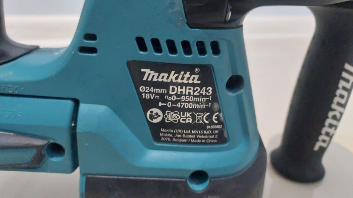 Аккумуляторный перфоратор Makita DHR243