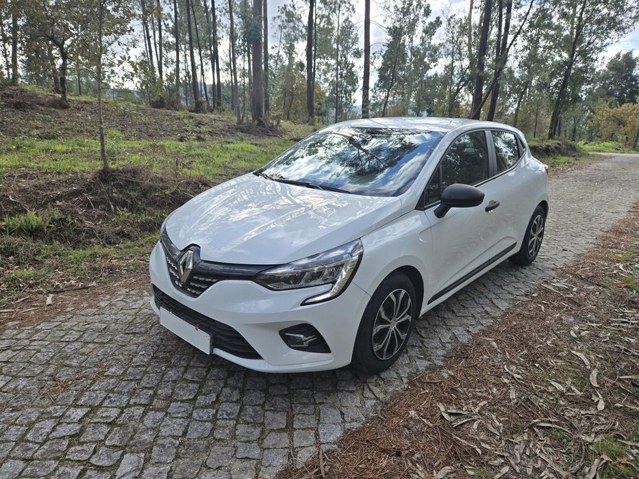 GPL e Gasolina de origem em um carro em estado impecável