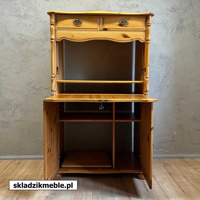 030525 Skandynawski sekretarzyk sosnowy zamykany blat