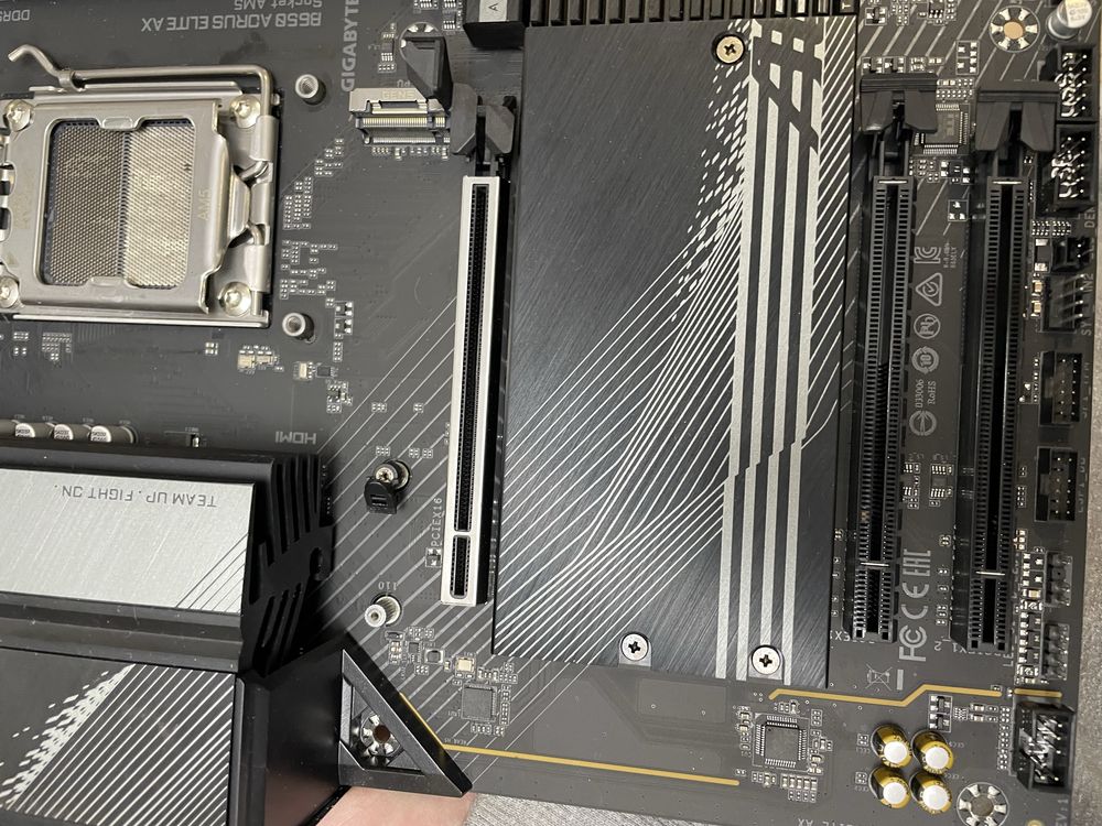 Материнка Gigabyte B650 AORUS ELITE AX (Дефект)