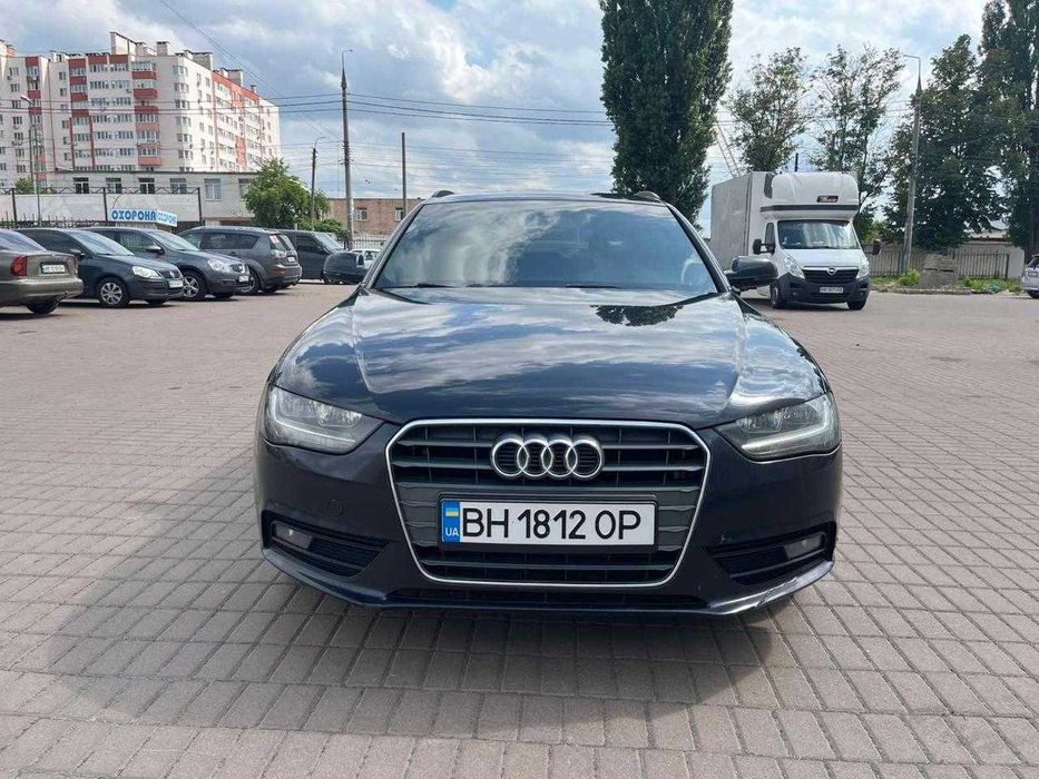 Продам AUDI A 4  (2 .0 дизель) 2013 року