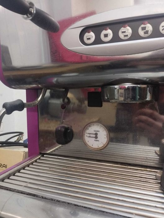 Máquina de Café Profissional La San Marco 85E – 2 Grupos