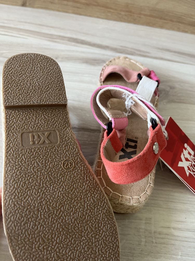 Dziewczęce sandały , espadryle vegan XTI 32