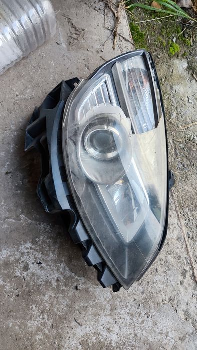Фара Renault Scenic 2