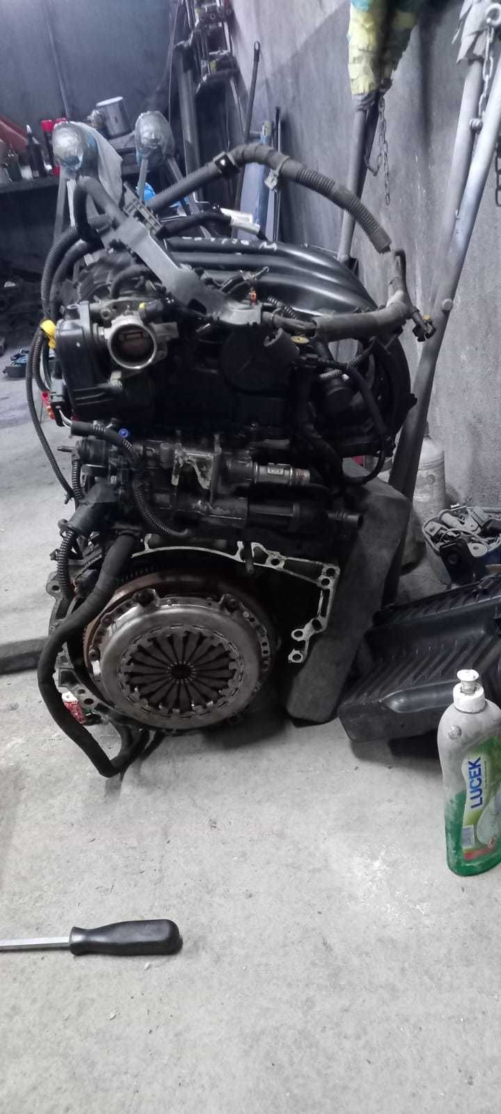 Silnik Puretech 1.2 83KM 61 kW [83 KM]
