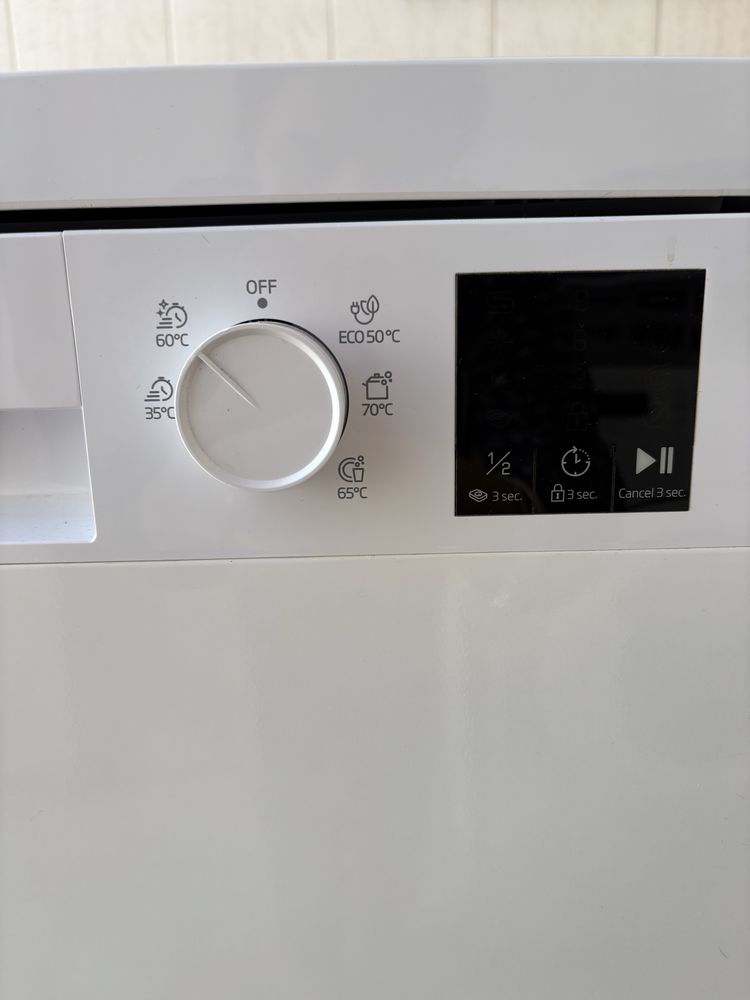 MÁQUINA LAVAR LOUÇA BEKO DVN 05320 W
