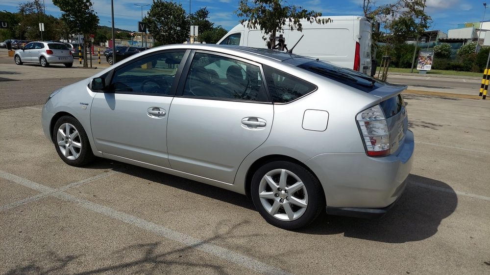 Toyota Prius 1.5 híbrido 2007, caixa automática.