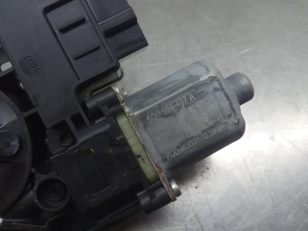 Motor vidro trás esquerdo SEAT Leon (5F1)