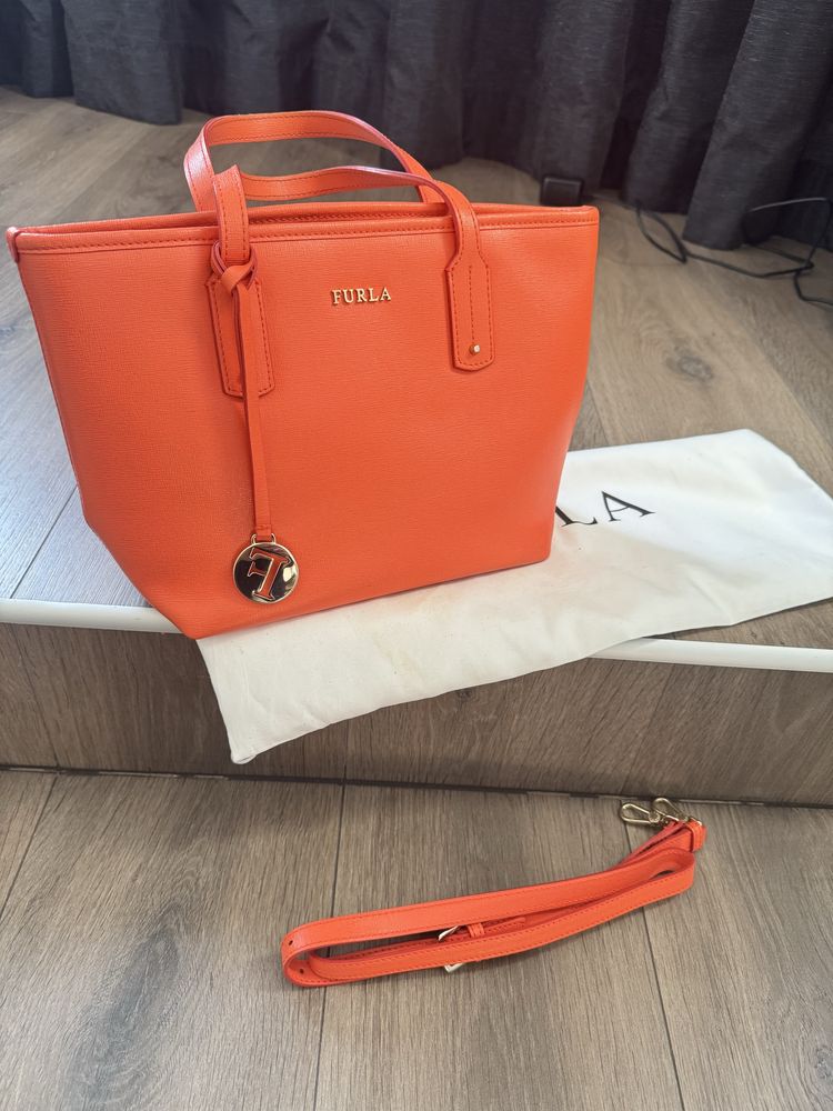 Продам шкіряну сумку Furla