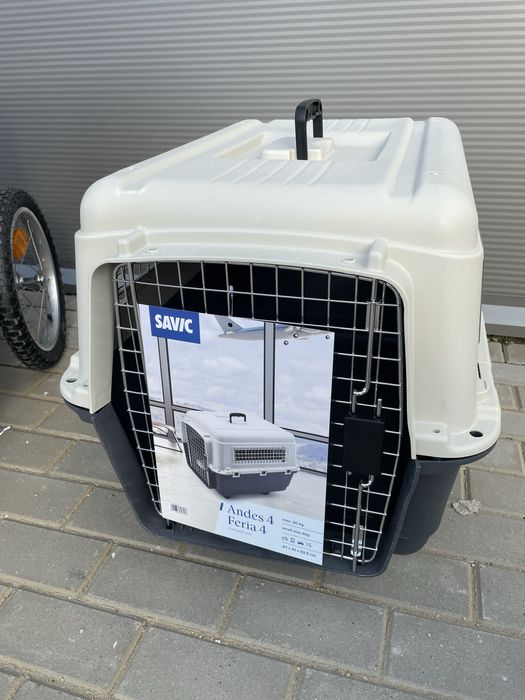Transporter dla psa i kota na kółkach