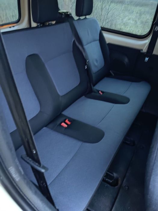 Opel vivaro long 9 osoobowe