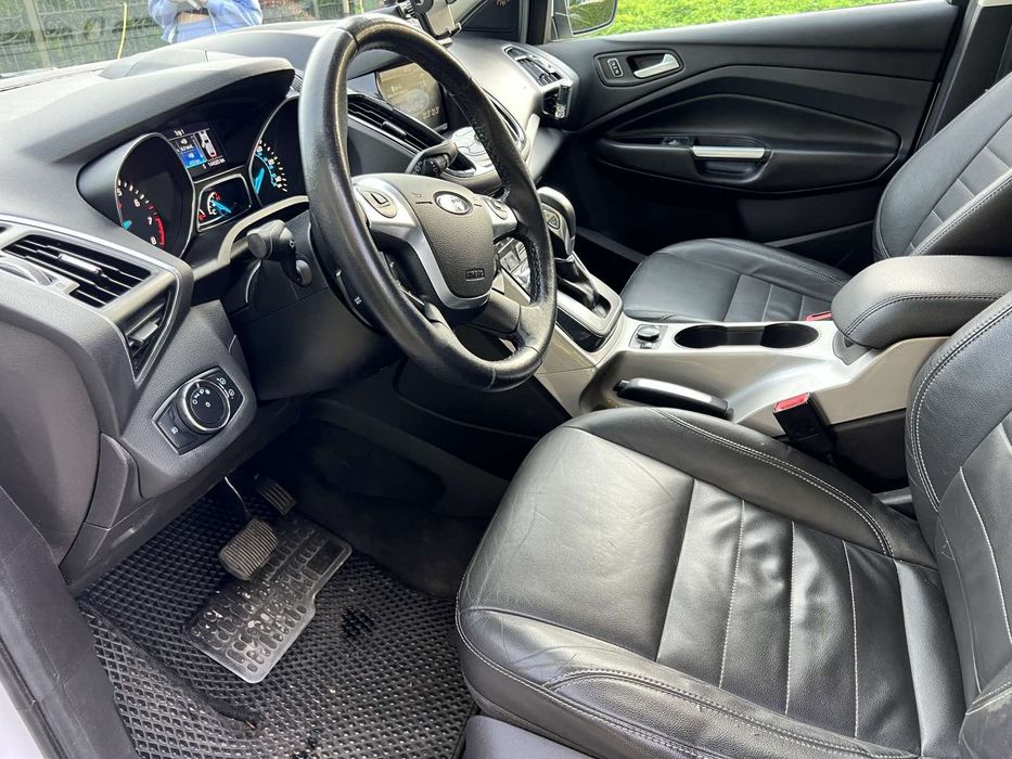 Продам Форд Ескейп 2013