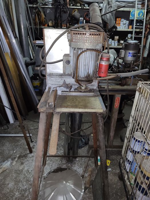 Entalhadeira ou fresadora de entalhar