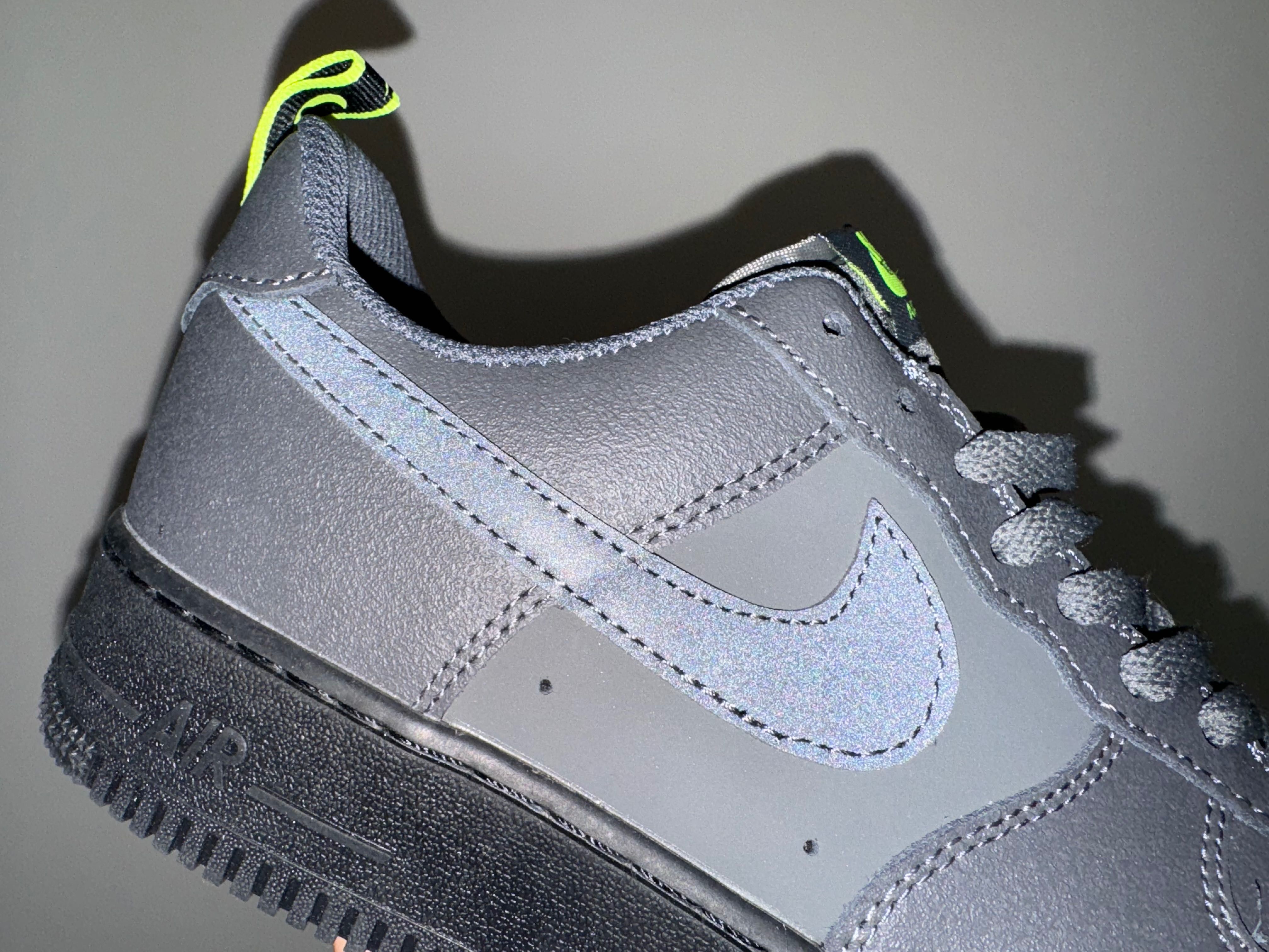 Buty Nike Air Force 1 Low '07 Iron Grey Volt Black r. 40,5