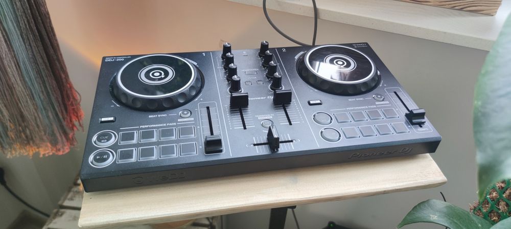 Kontroler Pioneer DDJ-200