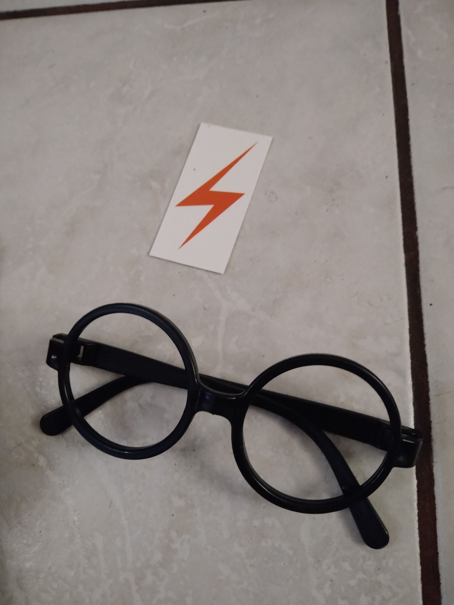 Strój peleryna Harry Potter okulary i tatuaż H&M 122/128