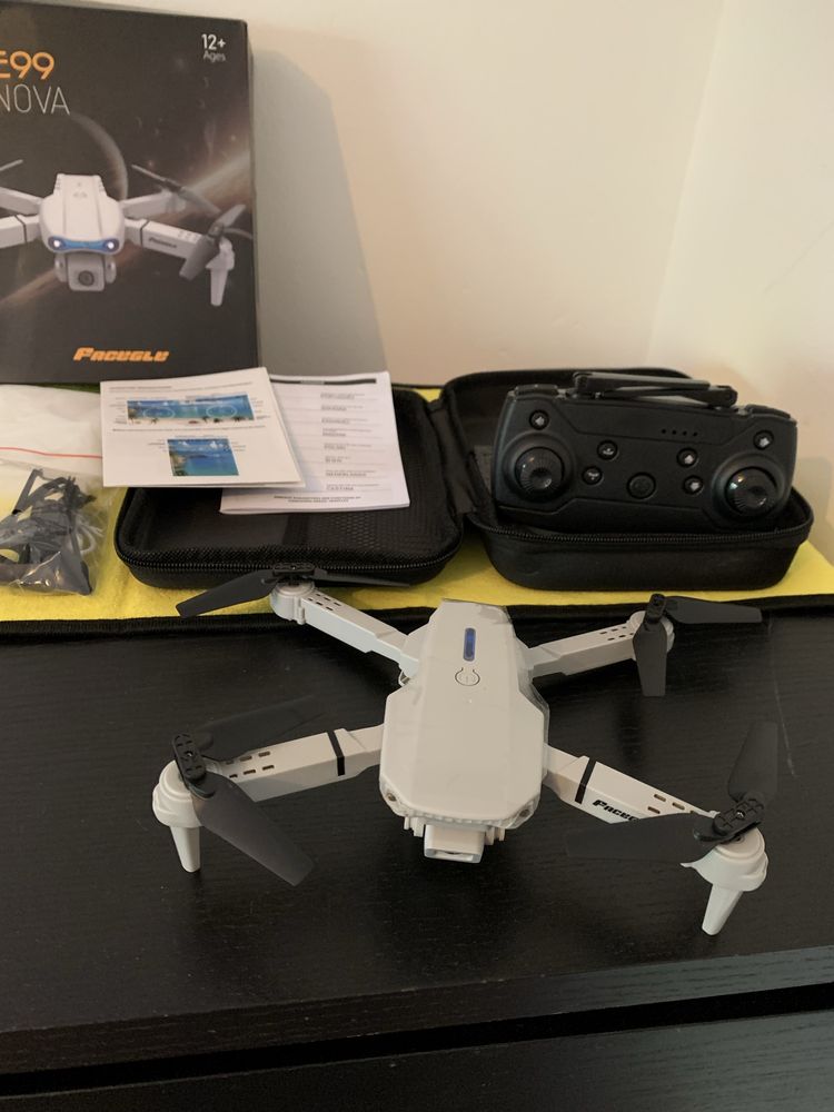 Drone E99 Pro com Câmera dupla 4K + Acessórios NOVO EM CAIXA a estrear