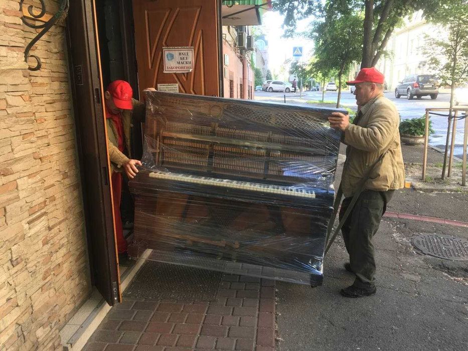 Вантажні перевезення Вантажоперевезення по Киеву та Україні Вантажники