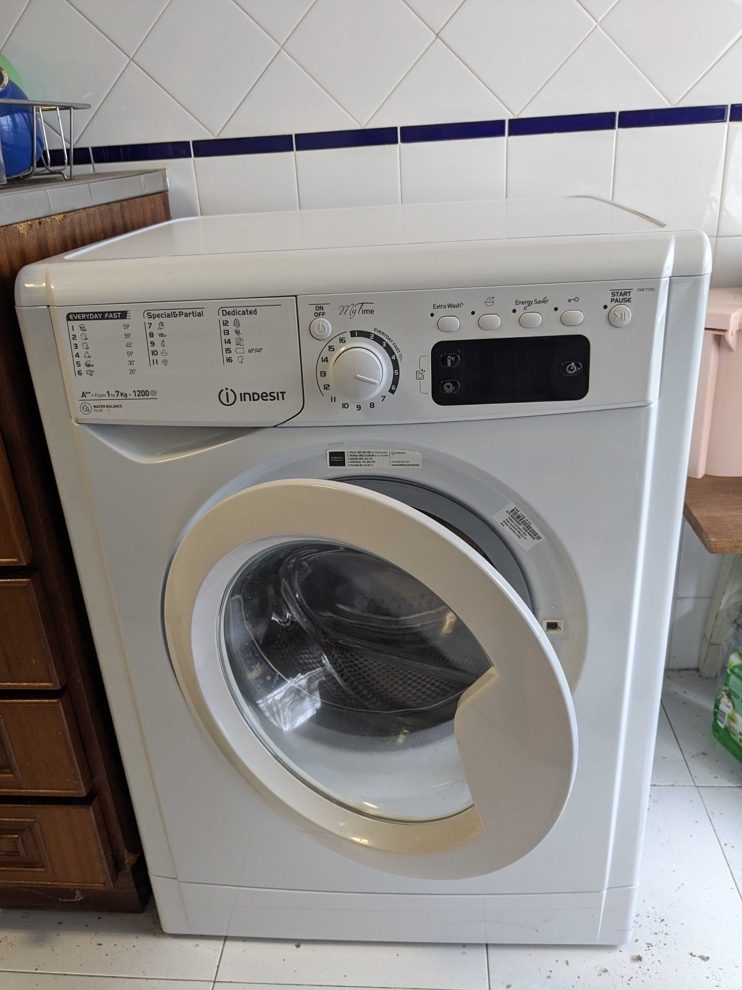 Maquina de Lavar Roupa Indesit 7KG