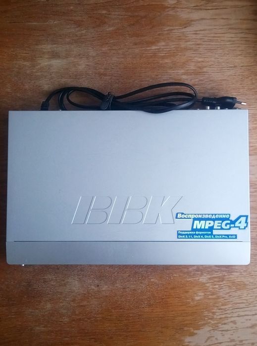 Saturn ST-DV7704 та BBK DV 311S player,б/в.