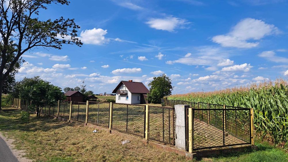 Dom na wsi z pięknym widokiem i dużą działką - Podzamcze