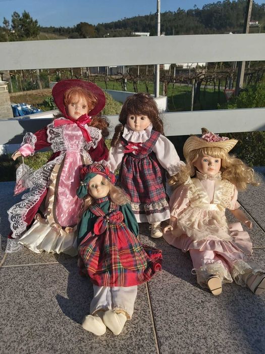Bonecas de porcelana