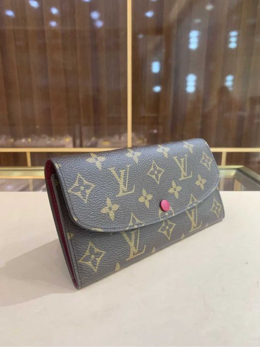 Portfel damski Louis Vuitton Emilie Monogram Róża czerwona przycisk