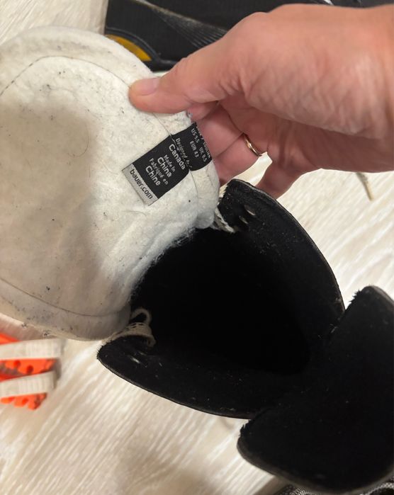 Ковзани фірмові Bauer ,43 розмір ,устілка 27