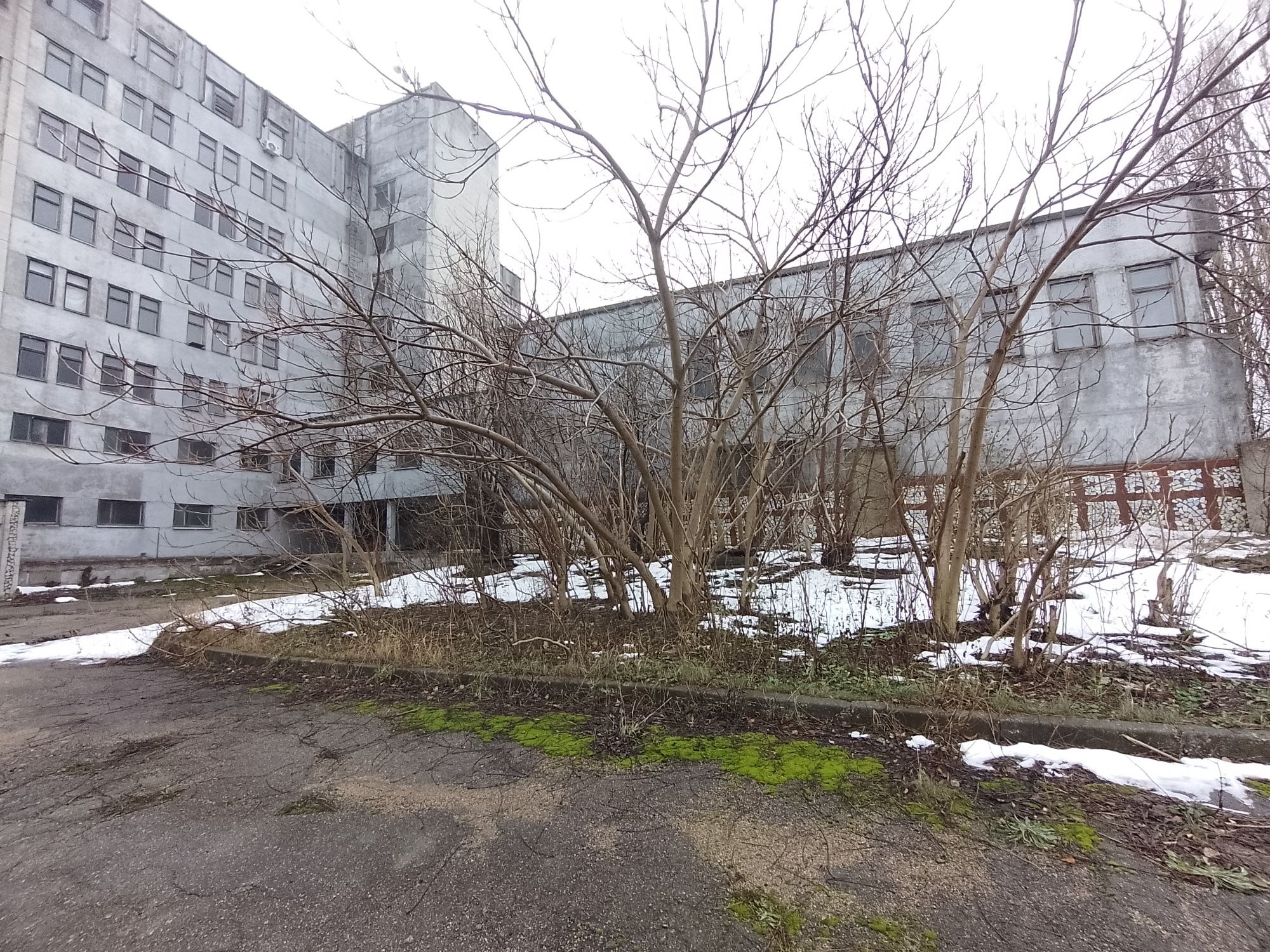 Продам комплекс будівель на 101 мікрорайоні