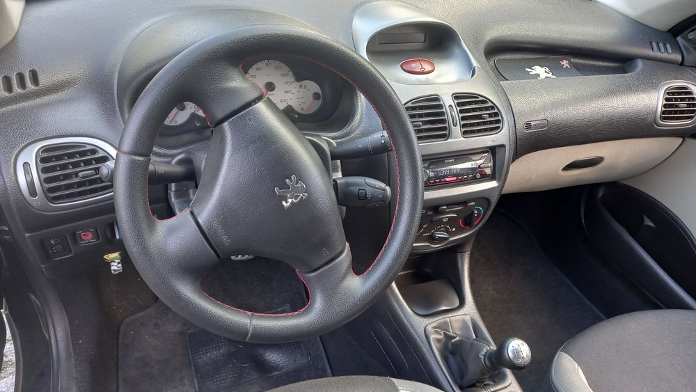 Veículo pageot 206 de 2005 com folha de inspecção limpa