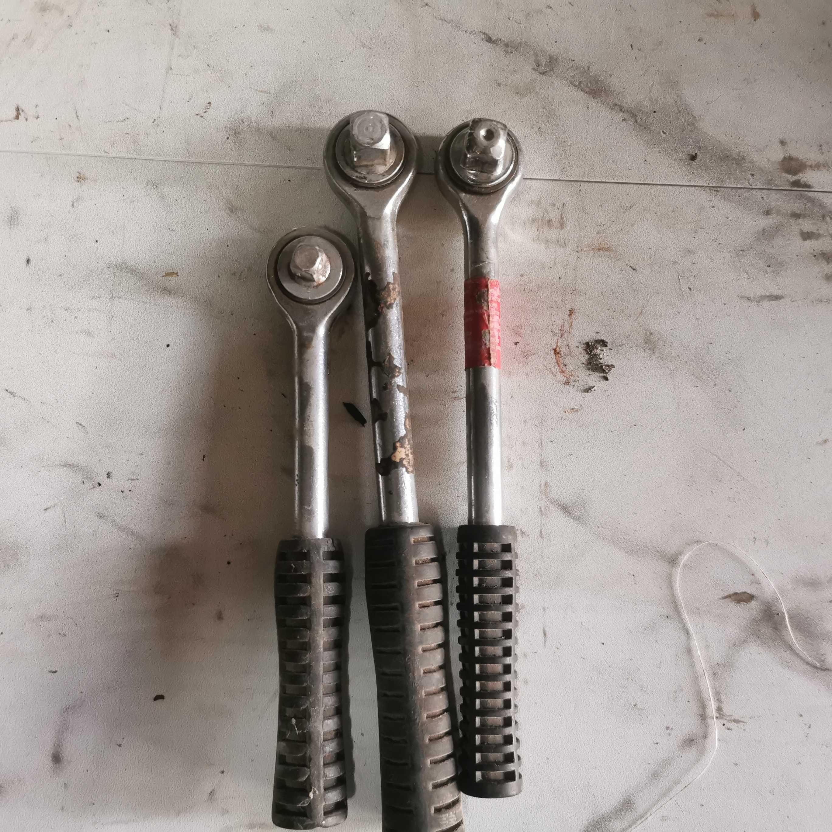 3 x Grzechotka solidne