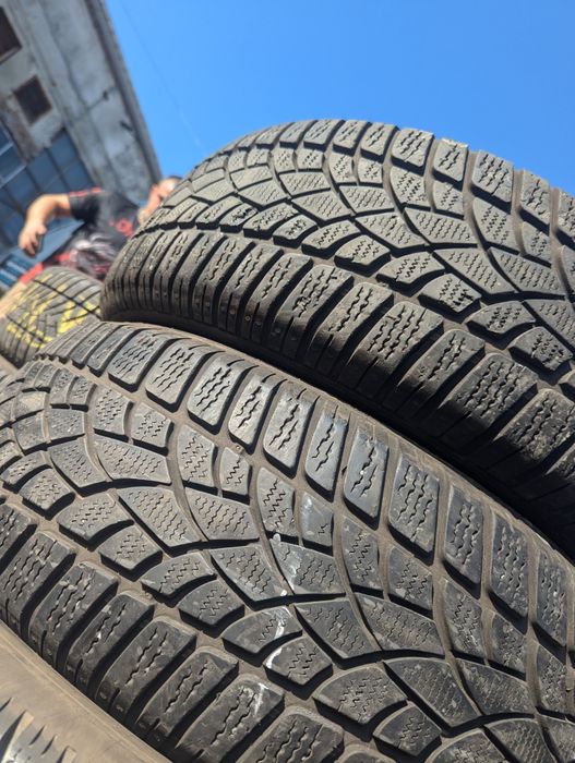 225/60R16 Dunlop