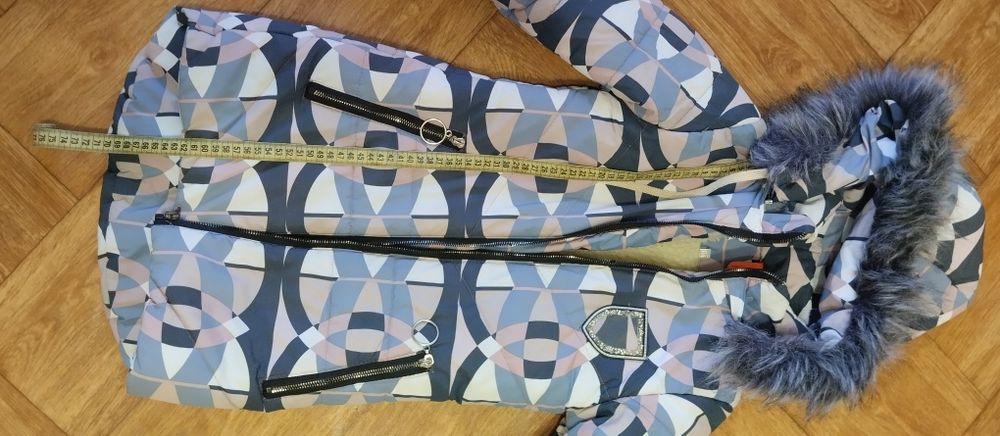 Зимова курточка на дівчинку