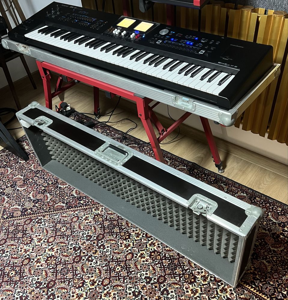 Roland BK9 - professional keyboard