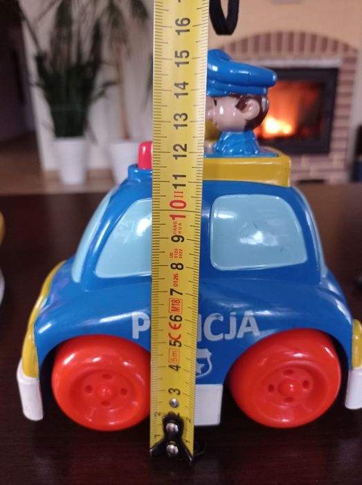 Autko policyjne z napędem