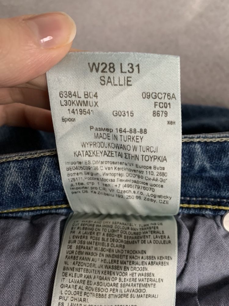 Lee jeans Sallie W28 L31