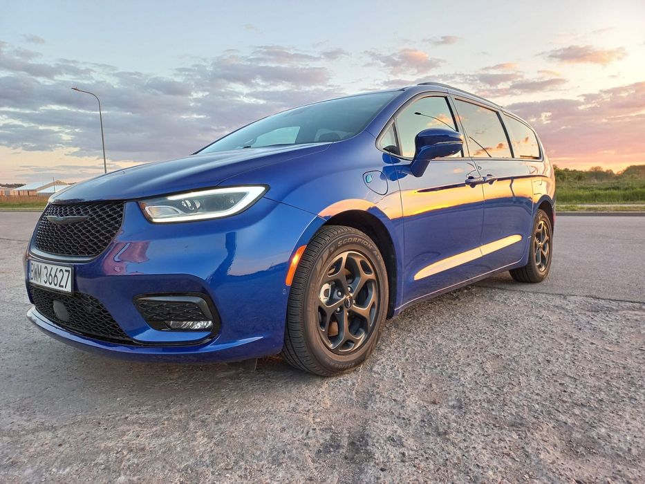 Chrysler Pacifica Chrysler Pacyfica Hybryda Limited S bezwypadkowa