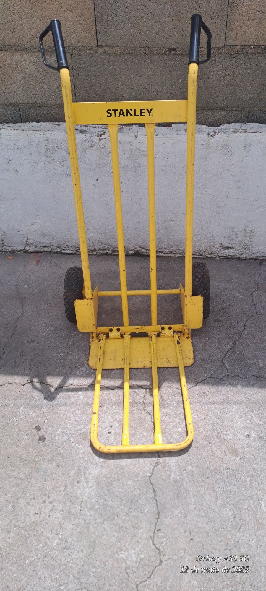 Carrinho de cargas STANLEY até 200Kg